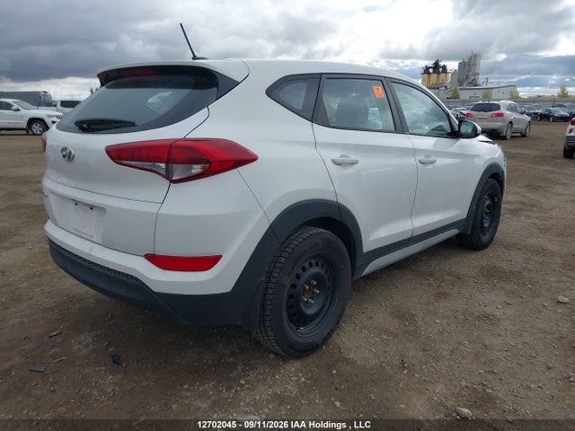 KM8J23A47HU450410 Hyundai TUCSON SE