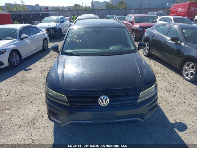 Продаж на аукціоні авто 2018 Volkswagen Tiguan Highline, vin: 3VV4B7AX6JM098936, номер лоту: 12702114