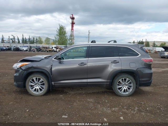 12702159 :رقم المزاد ، 5TDJKRFH1FS156103 vin ، 2015 Toyota Highlander Xle مزاد بيع
