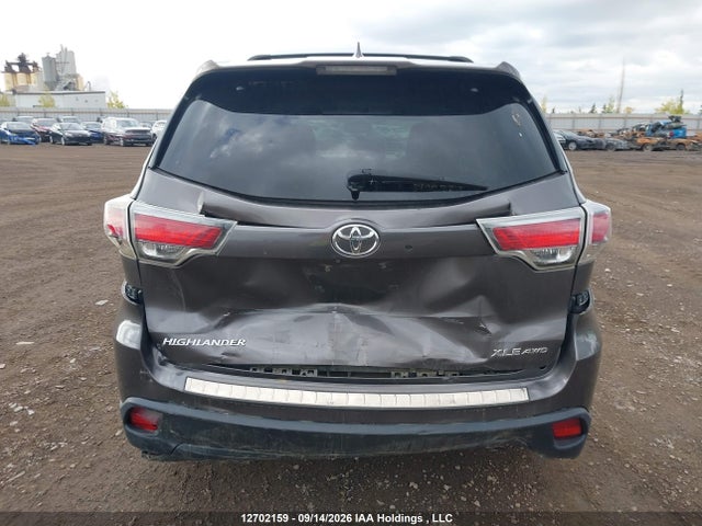 12702159 :رقم المزاد ، 5TDJKRFH1FS156103 vin ، 2015 Toyota Highlander Xle مزاد بيع