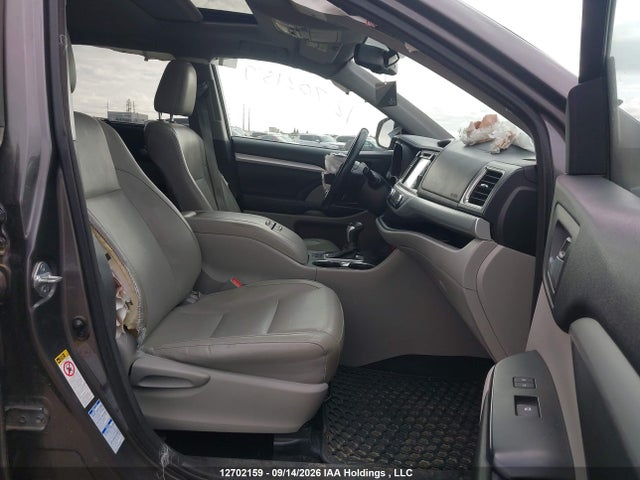 12702159 :رقم المزاد ، 5TDJKRFH1FS156103 vin ، 2015 Toyota Highlander Xle مزاد بيع