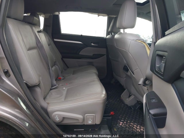 12702159 :رقم المزاد ، 5TDJKRFH1FS156103 vin ، 2015 Toyota Highlander Xle مزاد بيع
