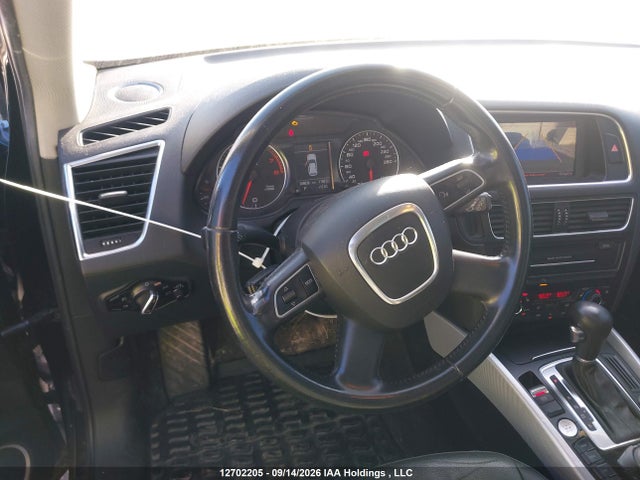 12702205 :رقم المزاد ، WA1LKCFPXBA082307 vin ، 2011 Audi Q5 3.2 Premium مزاد بيع