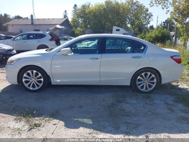 Продажа на аукционе авто 2015 Honda Accord Touring, vin: 1HGCR3F99FA801668, номер лота: 12702210