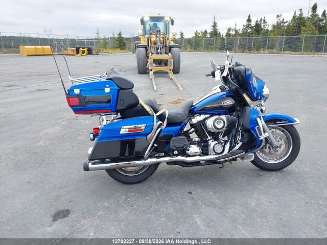 12702227 :رقم المزاد ، 5HD1FC4148Y675085 vin ، 2008 Harley-davidson Flhtcui مزاد بيع