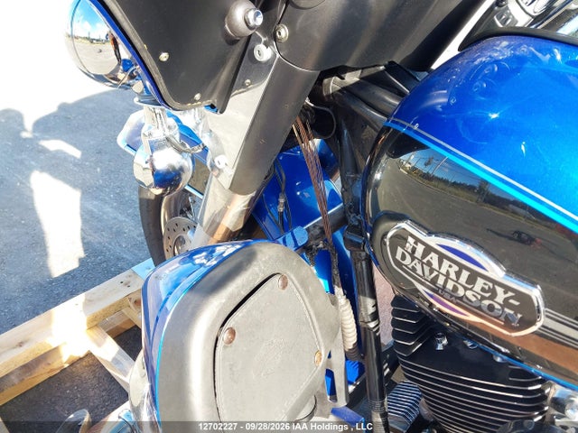 12702227 :رقم المزاد ، 5HD1FC4148Y675085 vin ، 2008 Harley-davidson Flhtcui مزاد بيع
