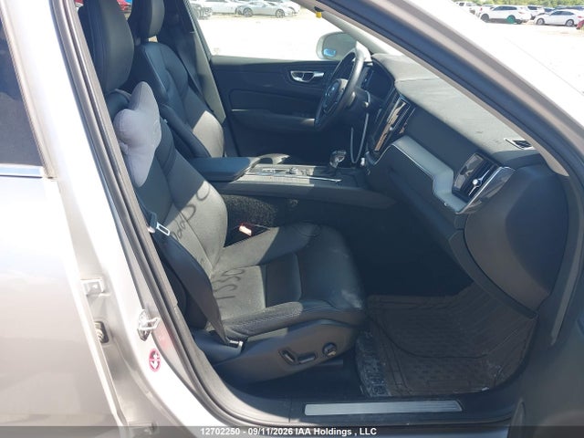 Продаж на аукціоні авто 2018 Volvo Xc60 T5 Momentum, vin: YV4102RK4J1027330, номер лоту: 12702250