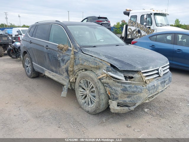 Продажа на аукционе авто 2018 Volkswagen Tiguan Highline, vin: 3VV4B7AX3JM190523, номер лота: 12702290