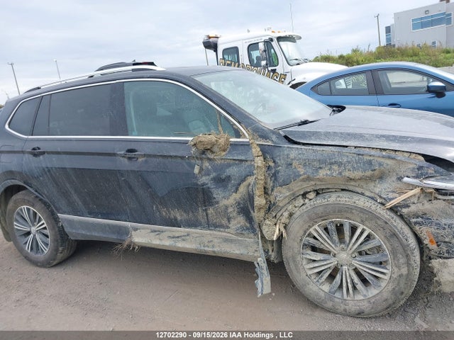 Продаж на аукціоні авто 2018 Volkswagen Tiguan Highline, vin: 3VV4B7AX3JM190523, номер лоту: 12702290
