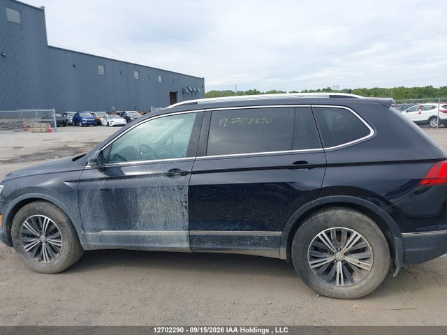 Продаж на аукціоні авто 2018 Volkswagen Tiguan Highline, vin: 3VV4B7AX3JM190523, номер лоту: 12702290