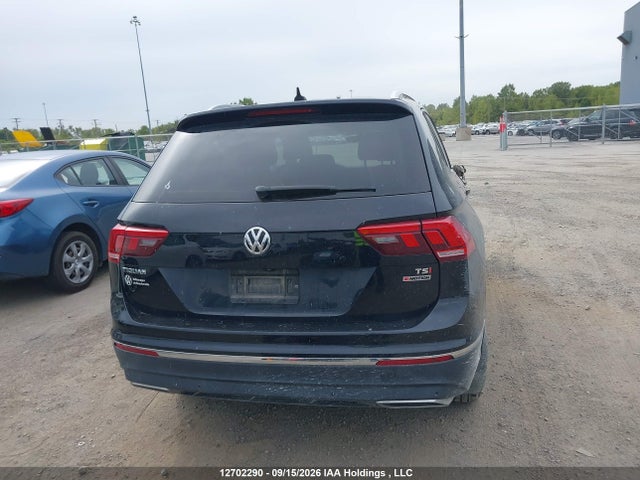 Продаж на аукціоні авто 2018 Volkswagen Tiguan Highline, vin: 3VV4B7AX3JM190523, номер лоту: 12702290
