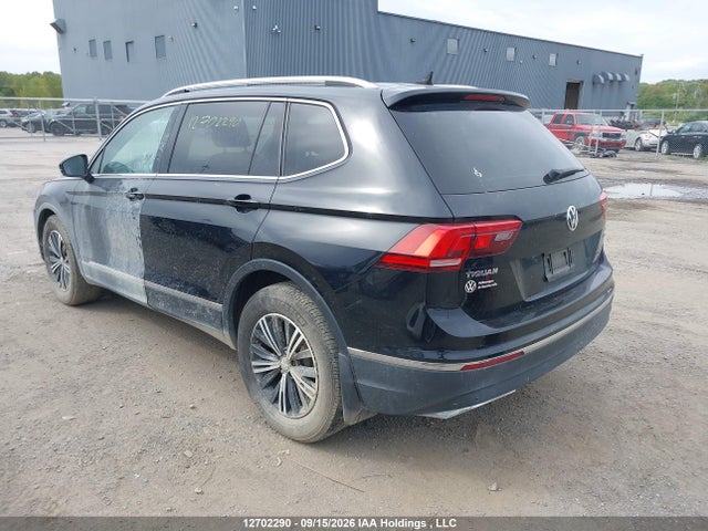 Продаж на аукціоні авто 2018 Volkswagen Tiguan Highline, vin: 3VV4B7AX3JM190523, номер лоту: 12702290