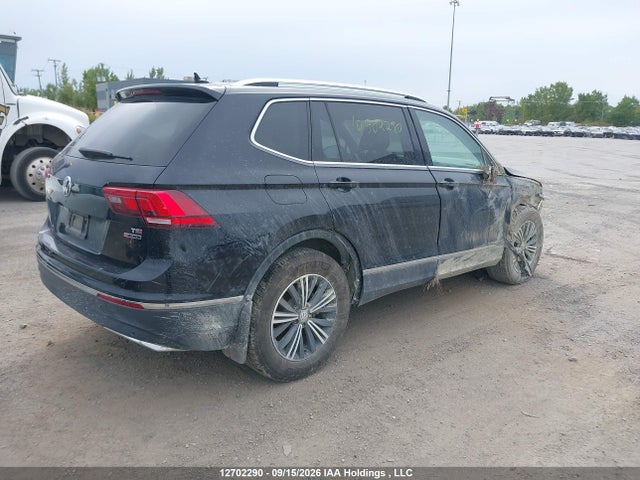 Продаж на аукціоні авто 2018 Volkswagen Tiguan Highline, vin: 3VV4B7AX3JM190523, номер лоту: 12702290