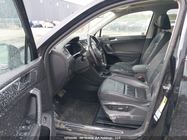 Продаж на аукціоні авто 2018 Volkswagen Tiguan Highline, vin: 3VV4B7AX3JM190523, номер лоту: 12702290