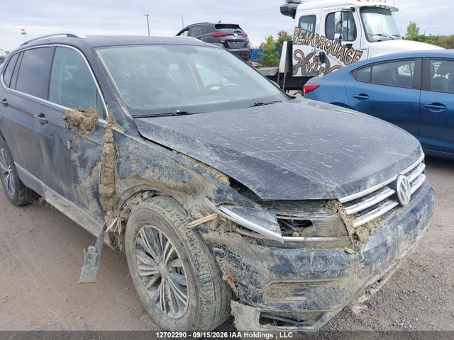 Продаж на аукціоні авто 2018 Volkswagen Tiguan Highline, vin: 3VV4B7AX3JM190523, номер лоту: 12702290
