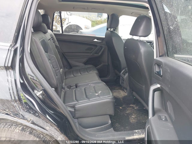 Продаж на аукціоні авто 2018 Volkswagen Tiguan Highline, vin: 3VV4B7AX3JM190523, номер лоту: 12702290