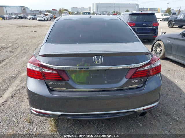 Honda Accord Touring 2017 1HGCR2F08HA807475 Image 16