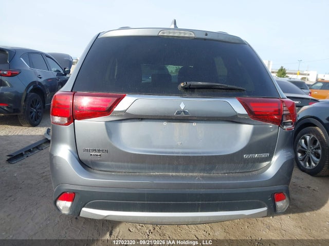 Продаж на аукціоні авто 2018 Mitsubishi Outlander Es, vin: JA4AZ2A32JZ602548, номер лоту: 12702320