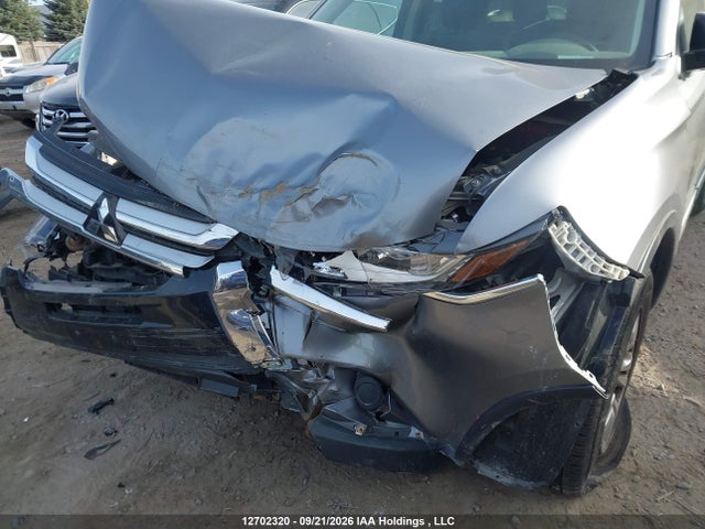 Продаж на аукціоні авто 2018 Mitsubishi Outlander Es, vin: JA4AZ2A32JZ602548, номер лоту: 12702320