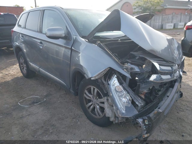 Продаж на аукціоні авто 2018 Mitsubishi Outlander Es, vin: JA4AZ2A32JZ602548, номер лоту: 12702320