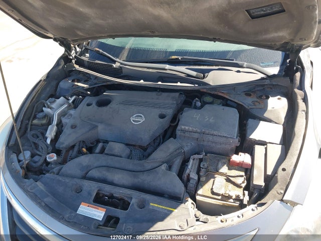 2015 Nissan Altima მანქანა იყიდება აუქციონზე, vin: 1N4AL3AP4FN395309, აუქციონის ნომერი: 12702417
