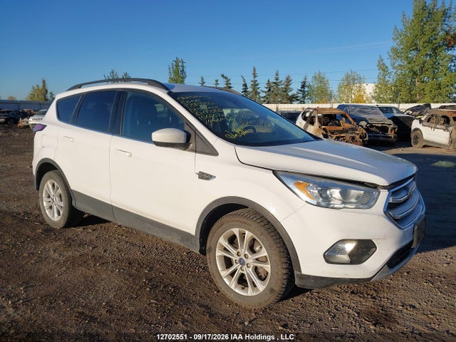 12702551 :رقم المزاد ، 1FMCU9HD1JUA05839 vin ، 2018 Ford Escape Sel مزاد بيع