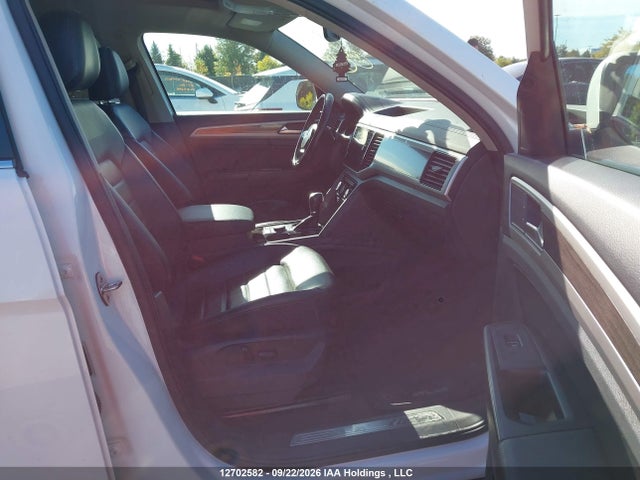 12702582 :رقم المزاد ، 1V2RR2CA0JC565926 vin ، 2018 Volkswagen Atlas مزاد بيع