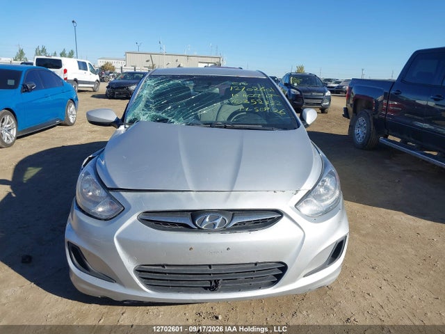 2013 Hyundai Accent Gls/gs მანქანა იყიდება აუქციონზე, vin: KMHCT4AE7DU352332, აუქციონის ნომერი: 12702601