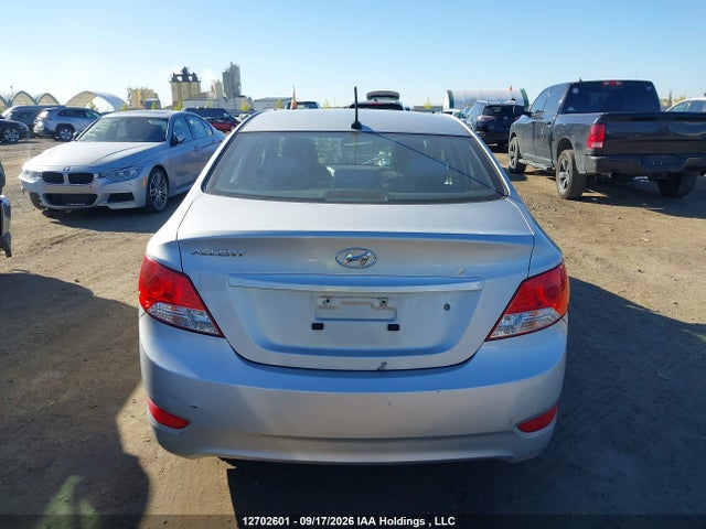 2013 Hyundai Accent Gls/gs მანქანა იყიდება აუქციონზე, vin: KMHCT4AE7DU352332, აუქციონის ნომერი: 12702601