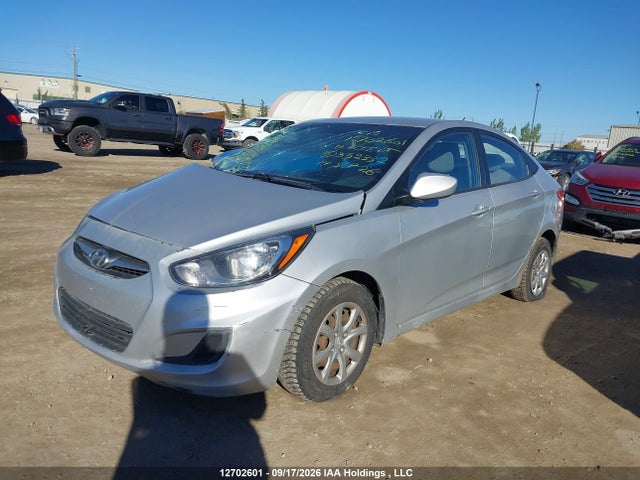 2013 Hyundai Accent Gls/gs მანქანა იყიდება აუქციონზე, vin: KMHCT4AE7DU352332, აუქციონის ნომერი: 12702601