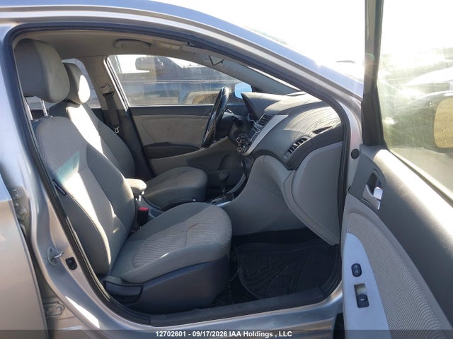 2013 Hyundai Accent Gls/gs მანქანა იყიდება აუქციონზე, vin: KMHCT4AE7DU352332, აუქციონის ნომერი: 12702601