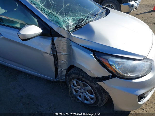 2013 Hyundai Accent Gls/gs მანქანა იყიდება აუქციონზე, vin: KMHCT4AE7DU352332, აუქციონის ნომერი: 12702601