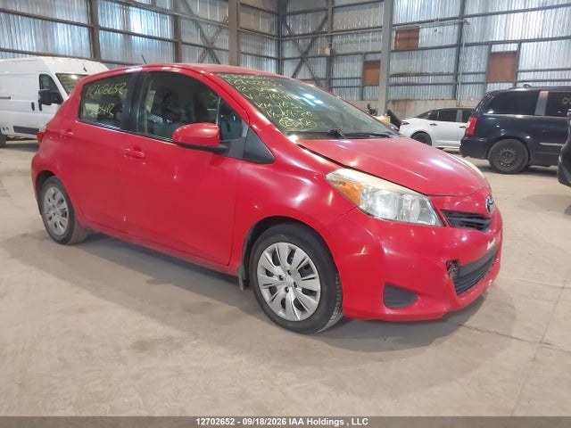 12702652 :رقم المزاد ، JTDKTUD33CD516412 vin ، 2012 Toyota Yaris مزاد بيع