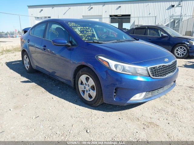 12702673 :رقم المزاد ، 3KPFL4A76HE019465 vin ، 2017 Kia Forte Lx/s مزاد بيع