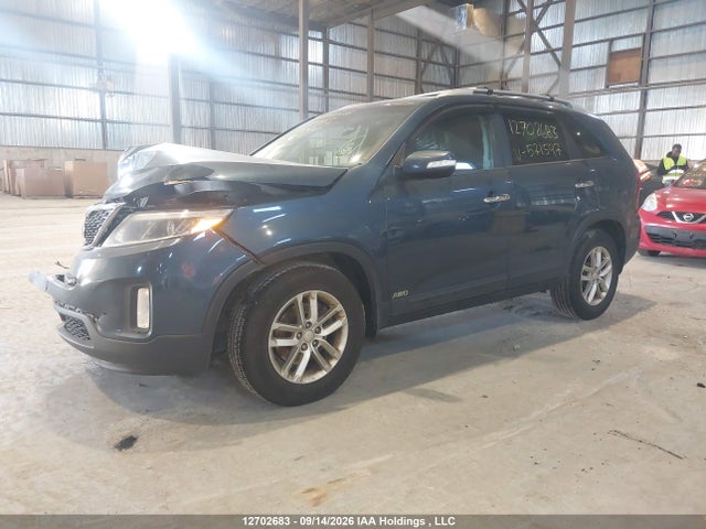 KIA SORENTO LX 2015 5XYKTDA71FG571597 Image 2