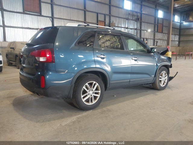 KIA SORENTO LX 2015 5XYKTDA71FG571597 Image 4
