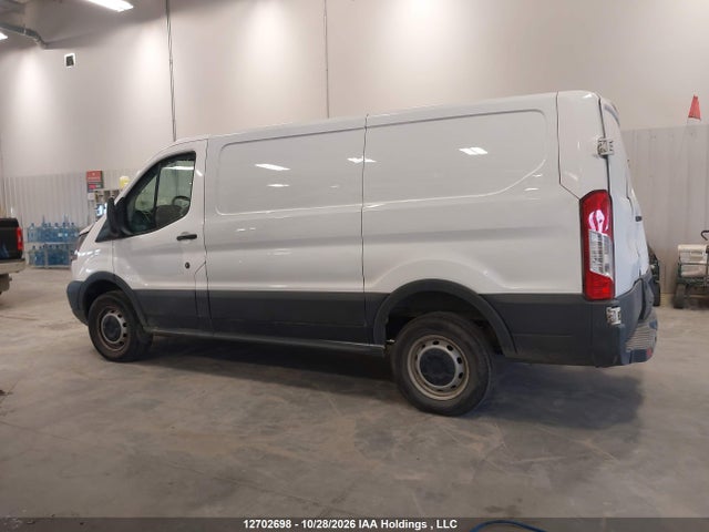 Ford Transit T-250 2018 1FTYR1ZM7JKA02967 Image 15