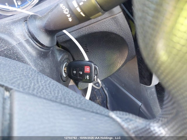 2T1BURHE6HC802944 Toyota COROLLA LE