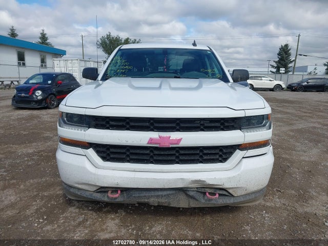 Продажа на аукционе авто 2018 Chevrolet Silverado K1500 Custom, vin: 3GCUKPEC9JG617949, номер лота: 12702780