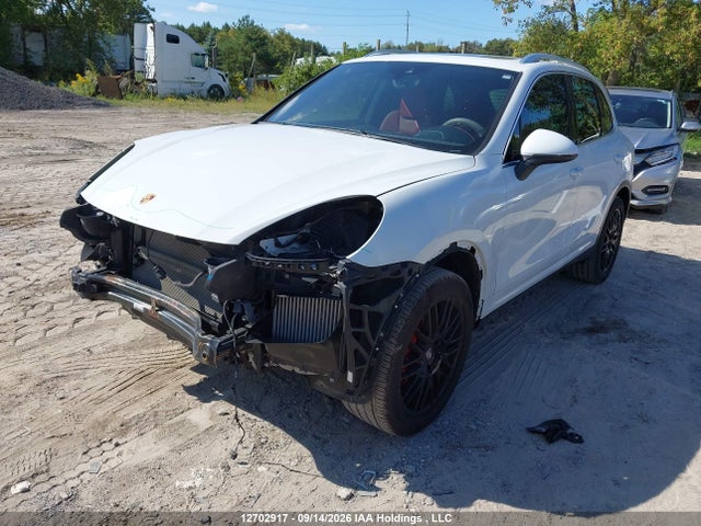 2015 Porsche Cayenne S მანქანა იყიდება აუქციონზე, vin: WP1AB2A25FLA56340, აუქციონის ნომერი: 12702917