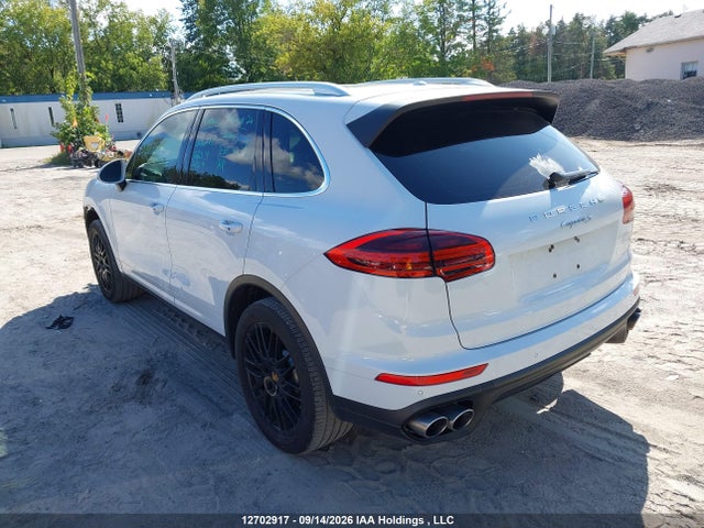 2015 Porsche Cayenne S მანქანა იყიდება აუქციონზე, vin: WP1AB2A25FLA56340, აუქციონის ნომერი: 12702917