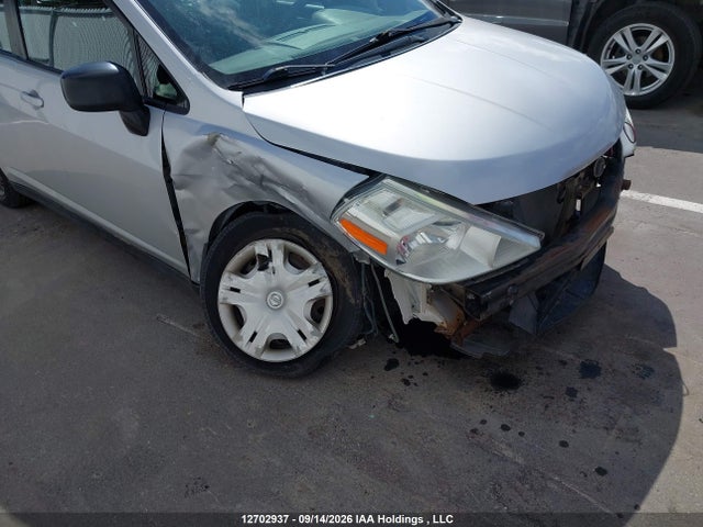 12702937 :رقم المزاد ، 3N1BC1CP7AL391119 vin ، 2010 Nissan Versa 1.8s مزاد بيع
