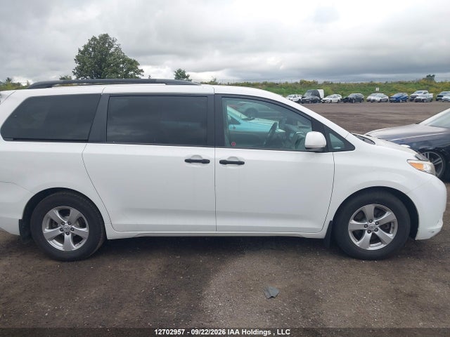 Продаж на аукціоні авто 2016 Toyota Sienna, vin: 5TDZK3DC0GS752022, номер лоту: 12702957