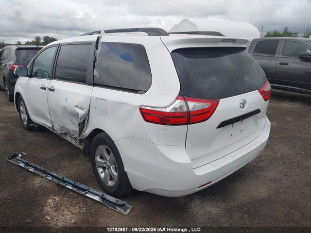 Продаж на аукціоні авто 2016 Toyota Sienna, vin: 5TDZK3DC0GS752022, номер лоту: 12702957