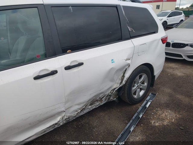 Продаж на аукціоні авто 2016 Toyota Sienna, vin: 5TDZK3DC0GS752022, номер лоту: 12702957