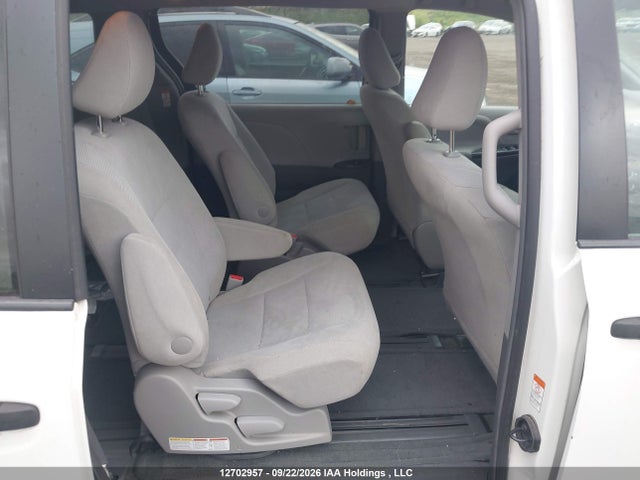 Продаж на аукціоні авто 2016 Toyota Sienna, vin: 5TDZK3DC0GS752022, номер лоту: 12702957