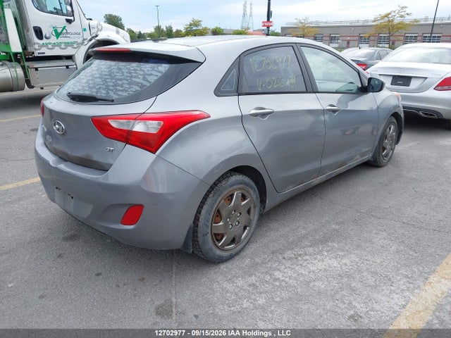 2013 Hyundai Elantra Gt მანქანა იყიდება აუქციონზე, vin: KMHD35LE6DU026481, აუქციონის ნომერი: 12702977