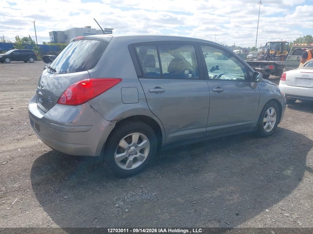 12703011 :رقم المزاد ، 3N1BC1CP8CK815724 vin ، 2012 Nissan Versa 1.8 S/1.8 Sl مزاد بيع