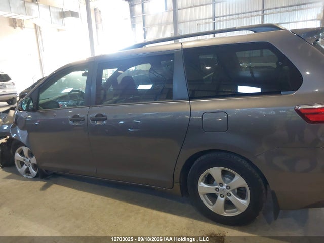 Продаж на аукціоні авто 2016 Toyota Sienna 7 Passenger, vin: 5TDZK3DC1GS695068, номер лоту: 12703025