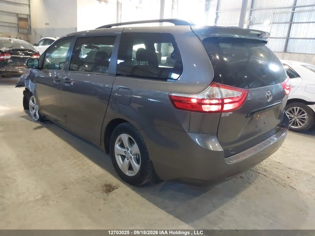 Продаж на аукціоні авто 2016 Toyota Sienna 7 Passenger, vin: 5TDZK3DC1GS695068, номер лоту: 12703025